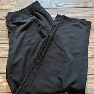 Black cropped athletic pants size L